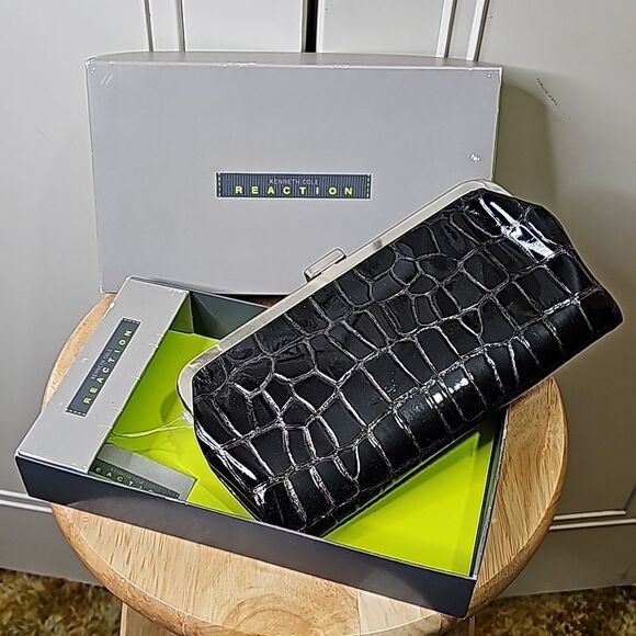 Kenneth Cole Reaction Clutch NWT Crocodile Style Brown Silvertone Hardware - Picture 1 of 12